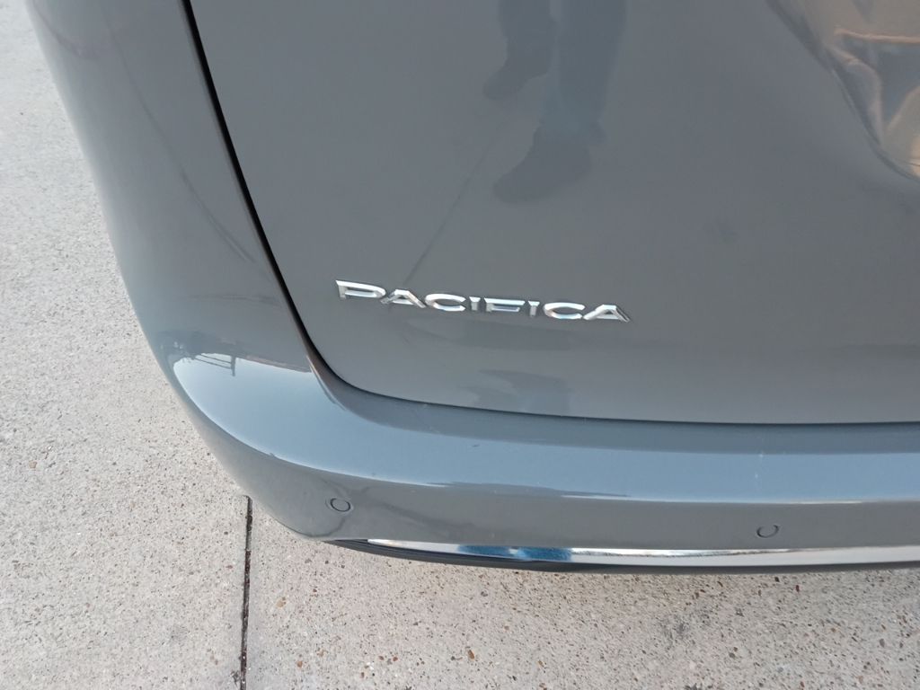 Thumbnail: 2025 Chrysler Pacifica - 11