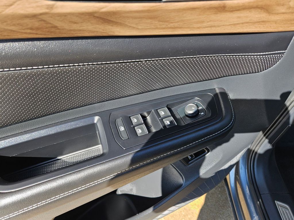 Thumbnail: 2025 Volkswagen Atlas - 15