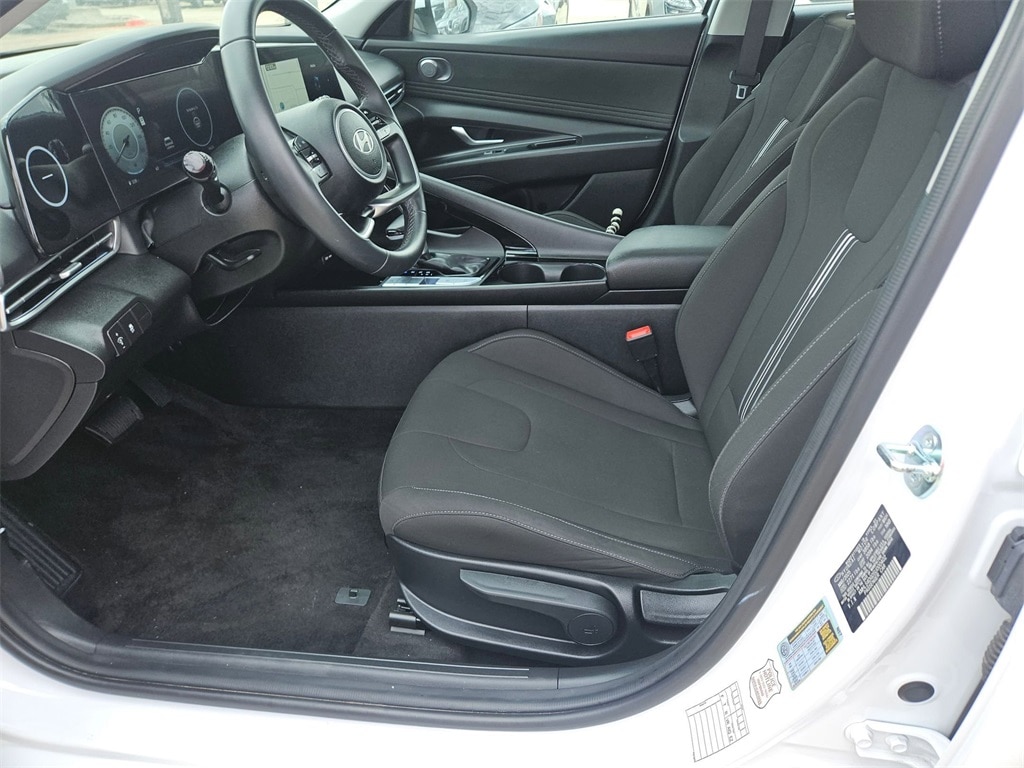 Thumbnail: 2025 Hyundai Elantra - 11