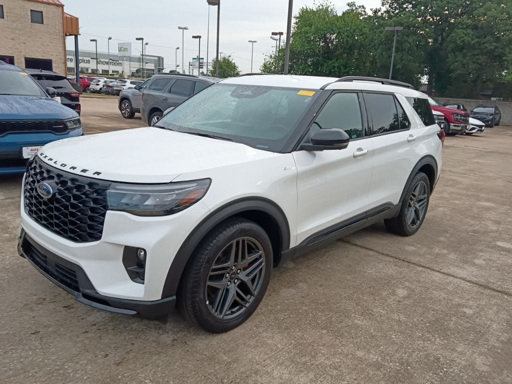 2025 Ford Explorer ST-LINE 4WD (PL535)'s photo