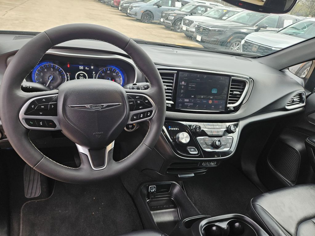 Thumbnail: 2025 Chrysler Pacifica - 16