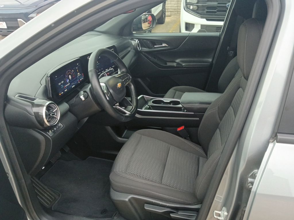 Thumbnail: 2025 Chevrolet Equinox - 3
