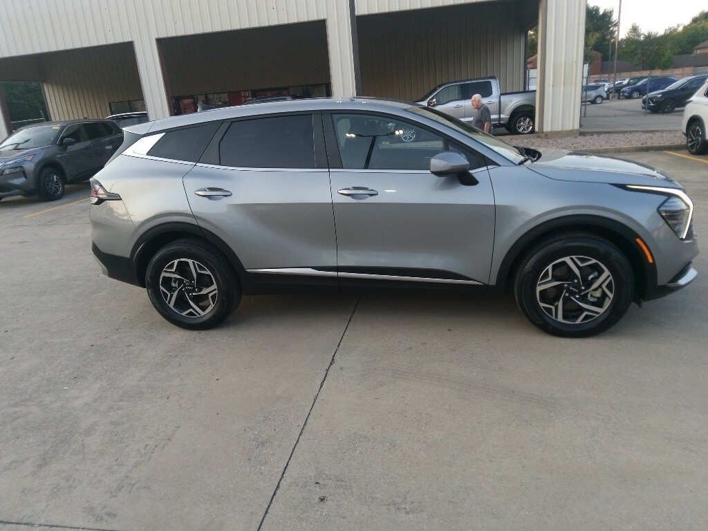 Thumbnail: 2024 Kia Sportage - 4