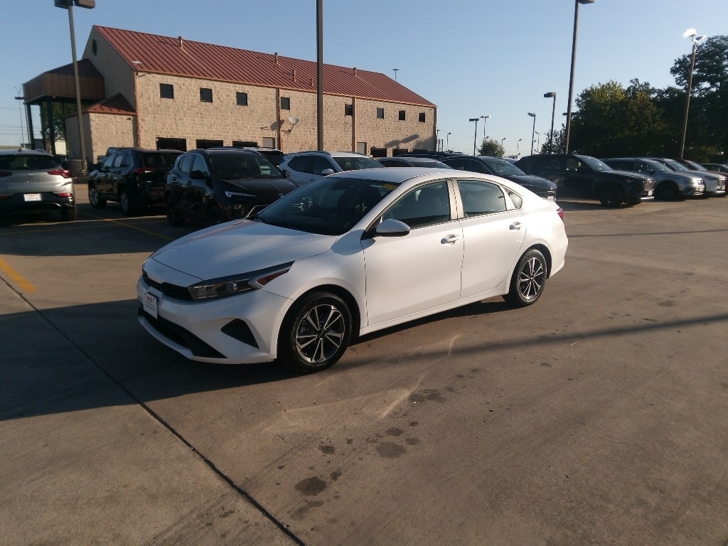 Thumbnail: 2024 Kia Forte - 1