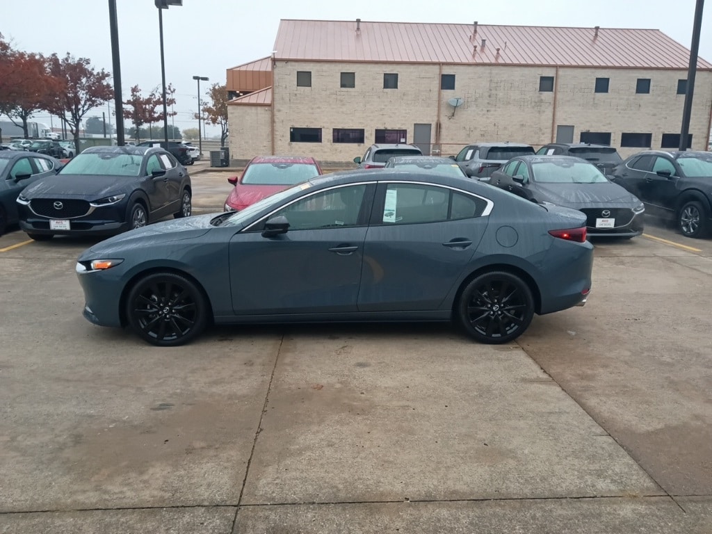 Thumbnail: 2025 Mazda Mazda3 - 4