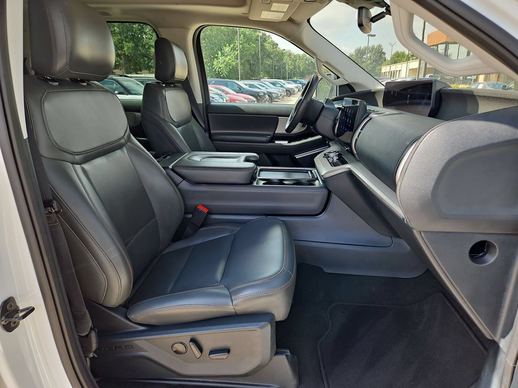 Thumbnail: 2025 Ford Expedition - 31