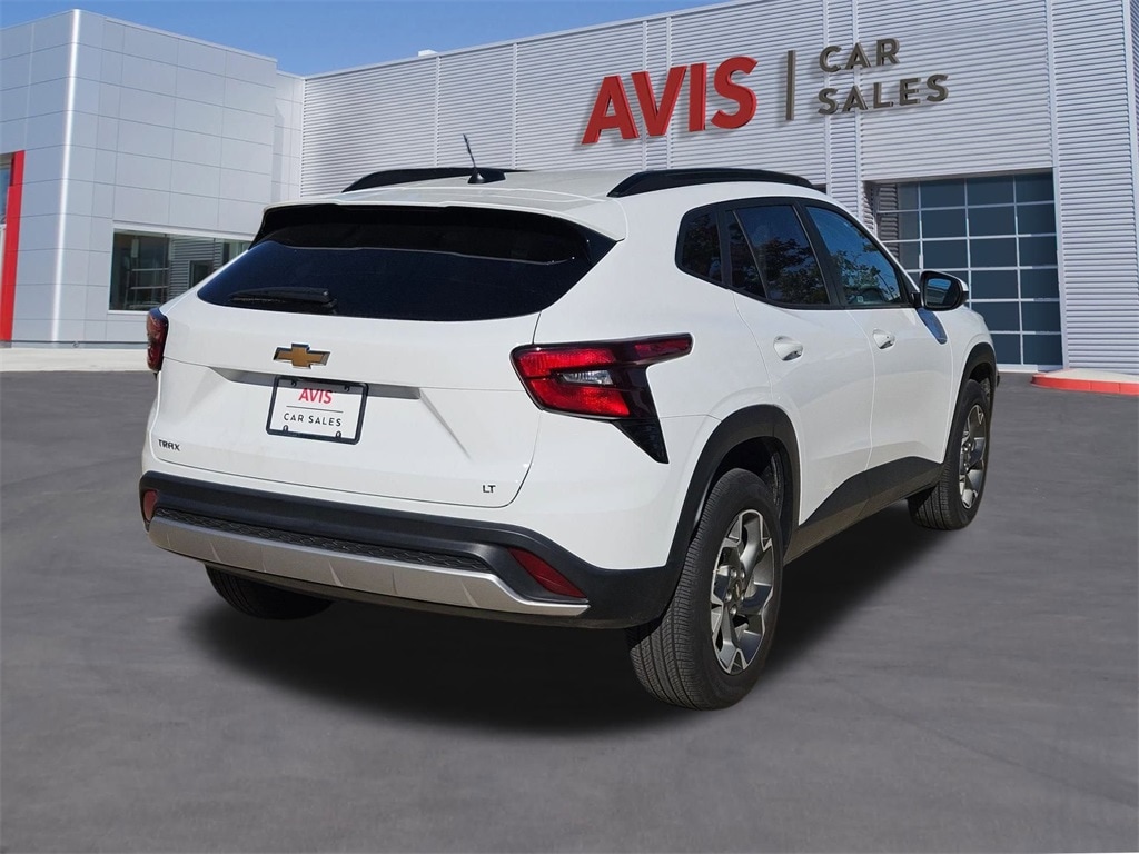 Thumbnail: 2025 Chevrolet Trax - 6
