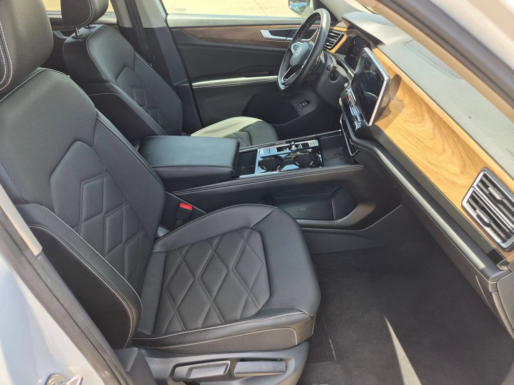 Thumbnail: 2025 Volkswagen Atlas - 30