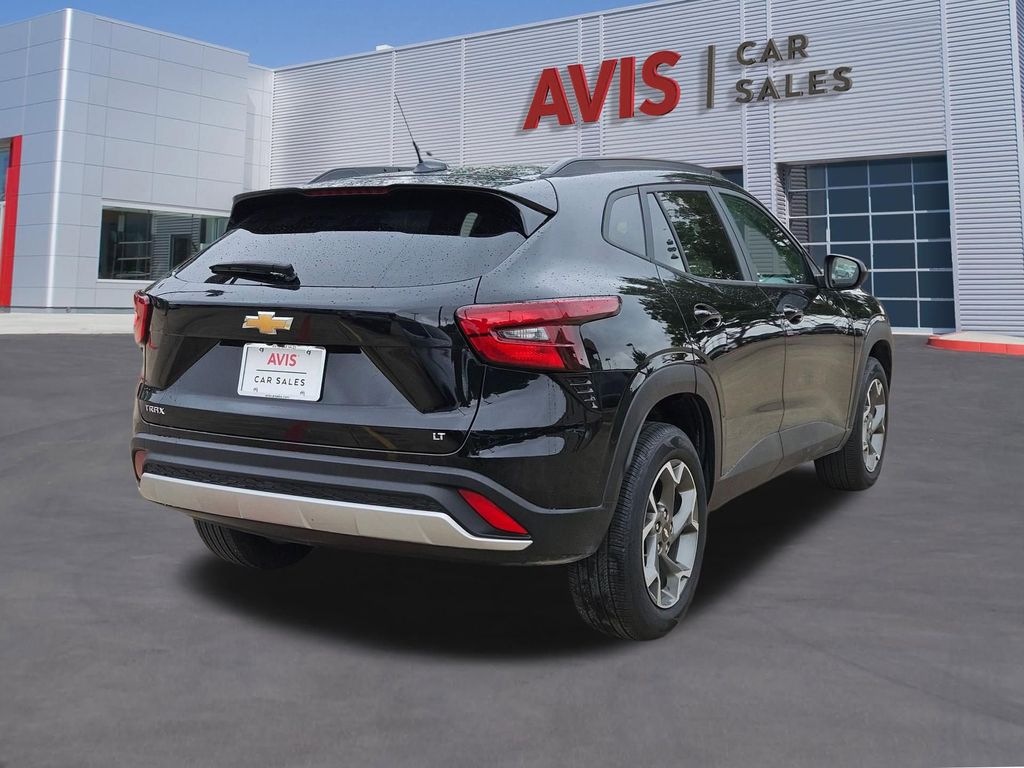 Thumbnail: 2025 Chevrolet Trax - 6