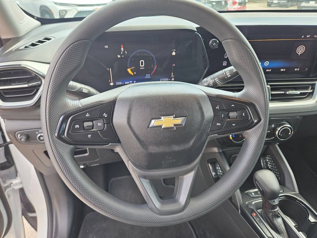 Thumbnail: 2025 Chevrolet TrailBlazer - 18