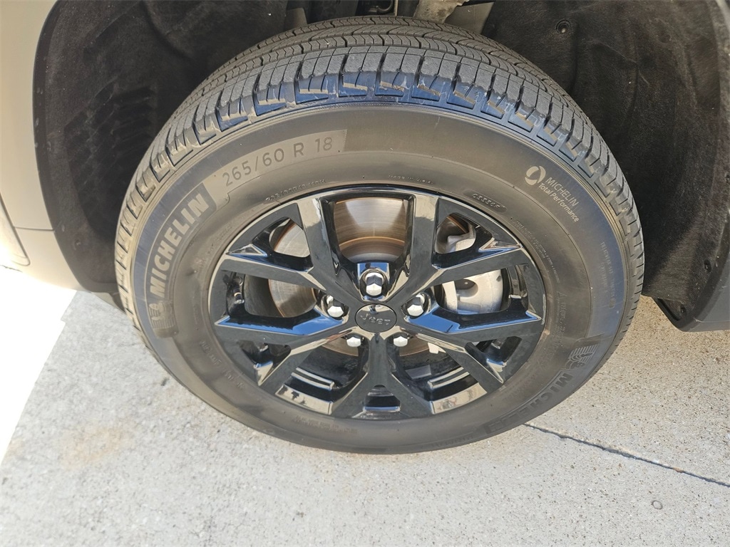 Thumbnail: 2024 Jeep Grand Cherokee L - 34