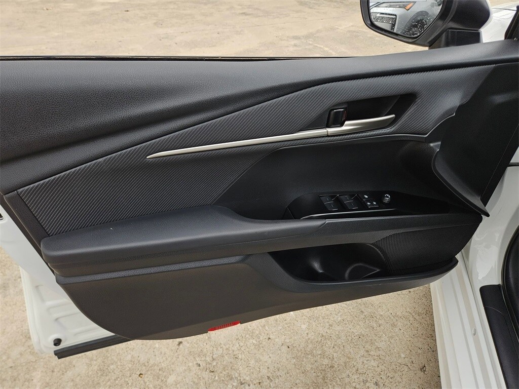 Thumbnail: 2025 Toyota Camry - 14