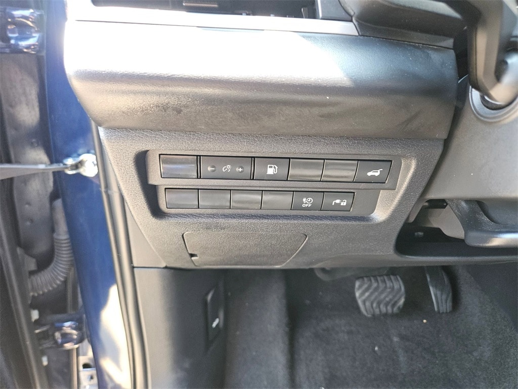 Thumbnail: 2023 Mitsubishi Outlander - 23