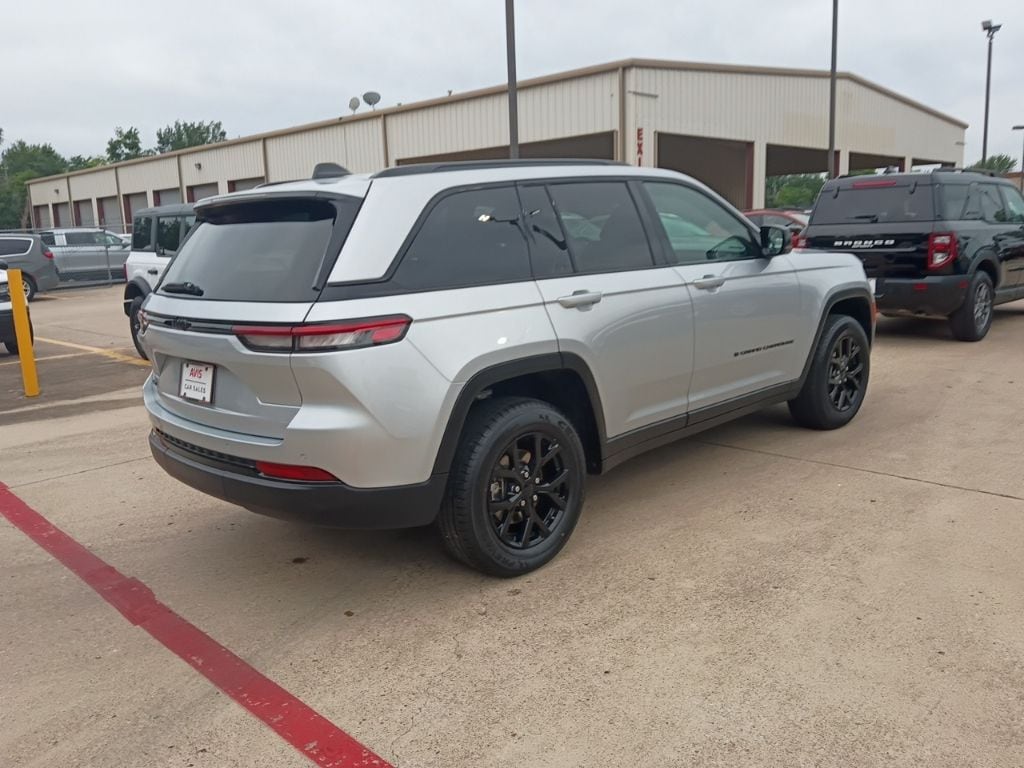 Thumbnail: 2025 Jeep Grand Cherokee - 7