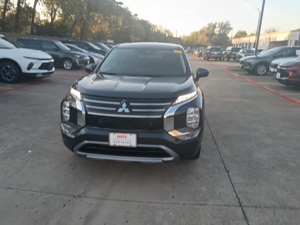 Thumbnail: 2025 Mitsubishi Outlander - 5