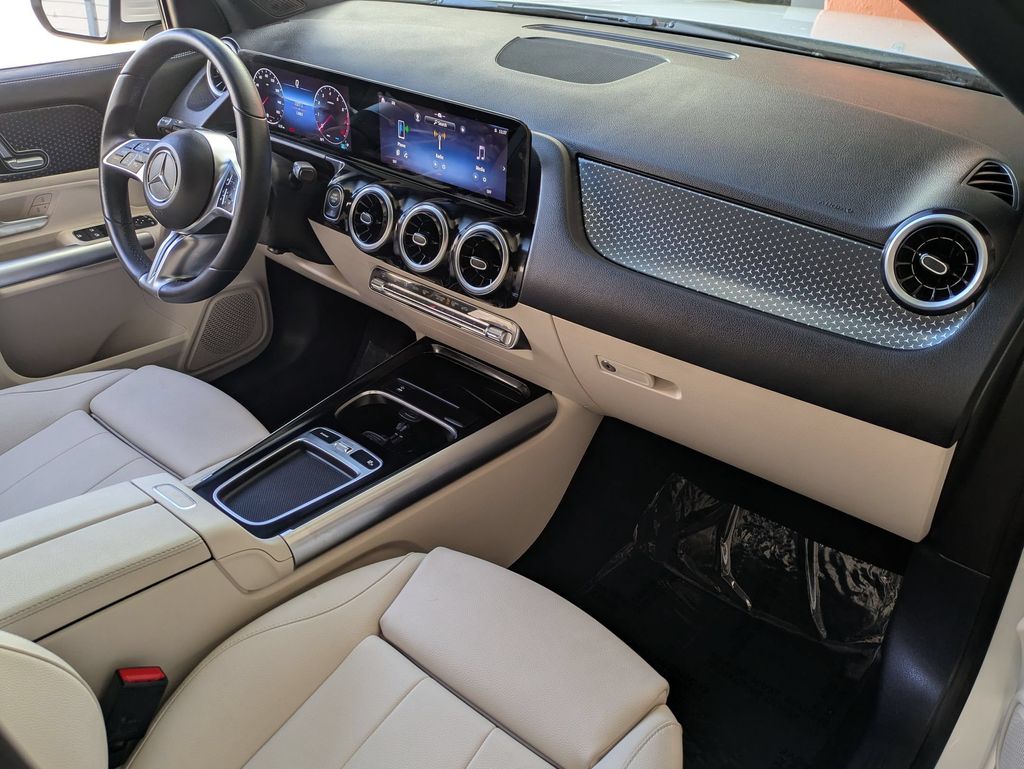 Thumbnail: 2025 Mercedes-Benz GLA - 29