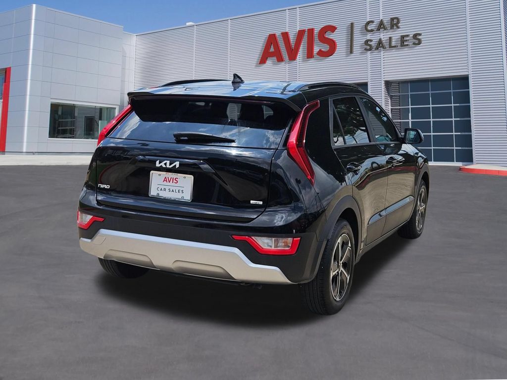 Thumbnail: 2025 Kia Niro - 6