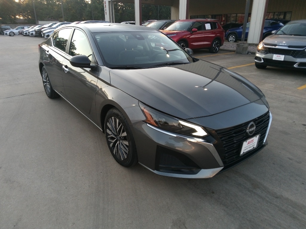 Thumbnail: 2024 Nissan Altima - 3