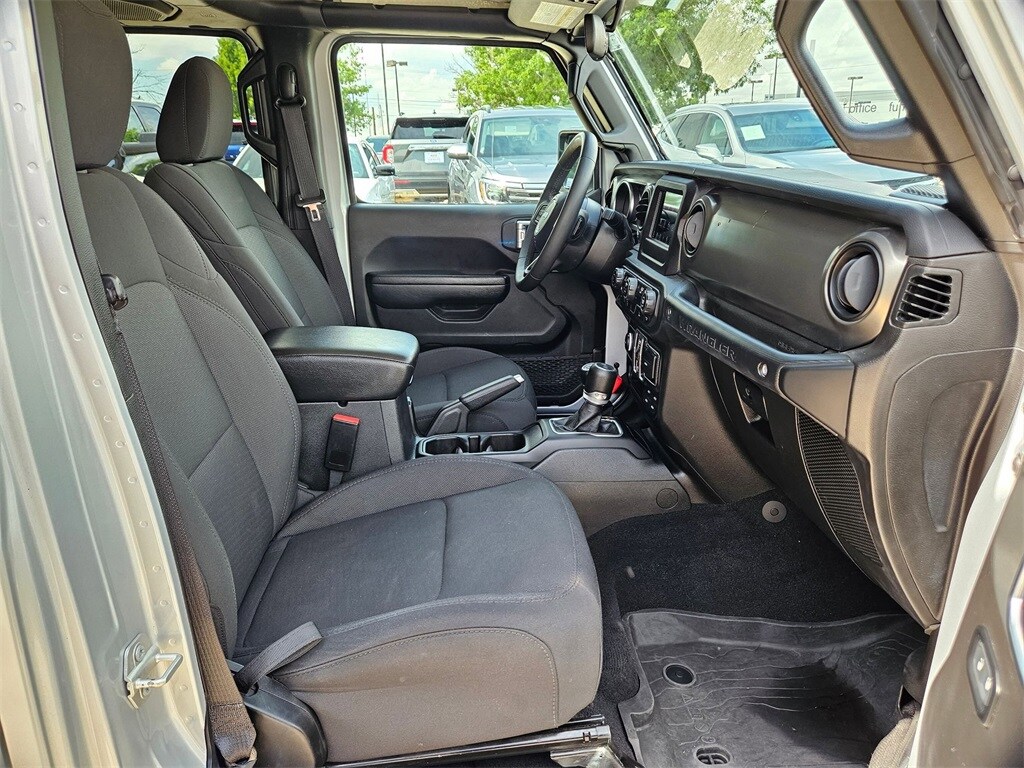 Thumbnail: 2023 Jeep Wrangler - 31