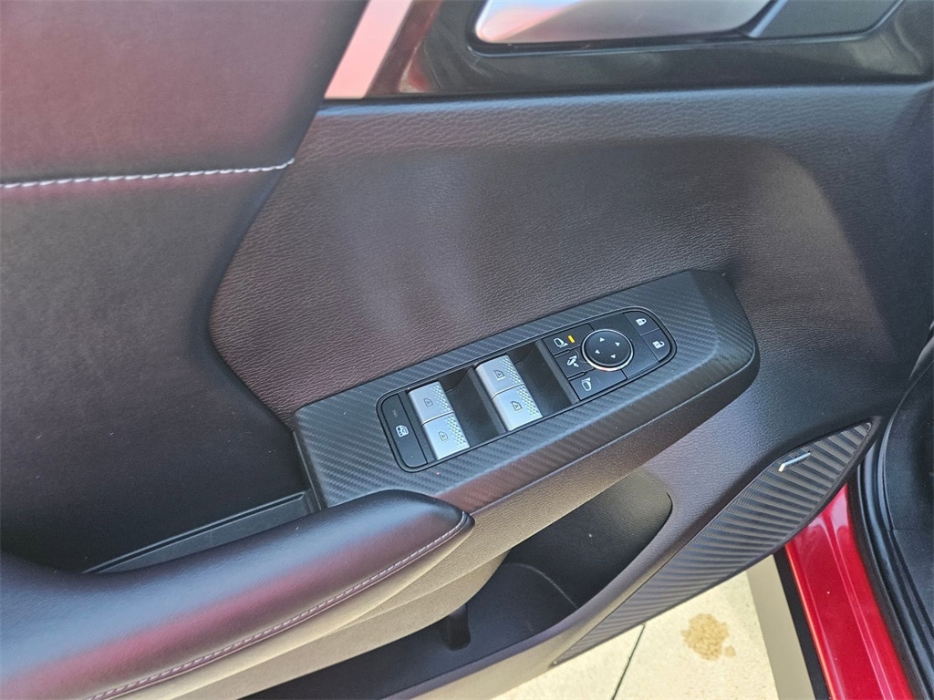 Thumbnail: 2025 Mitsubishi Outlander - 15