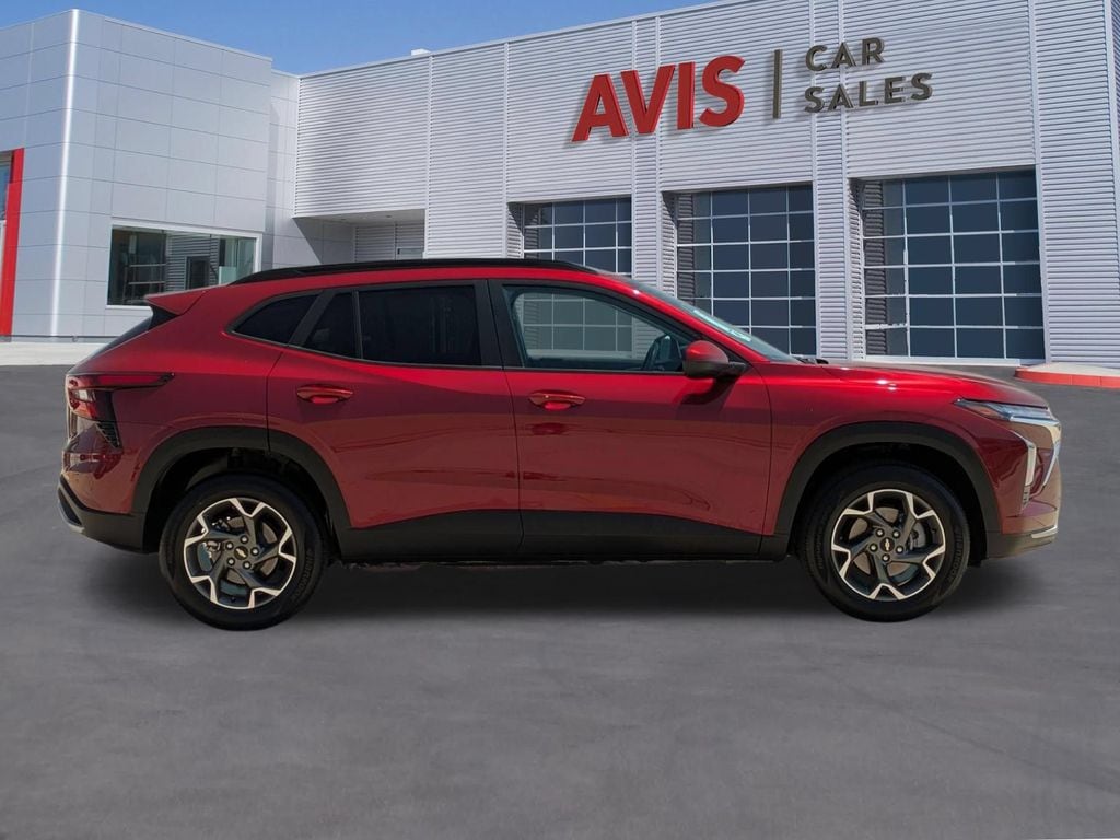 Thumbnail: 2025 Chevrolet Trax - 5