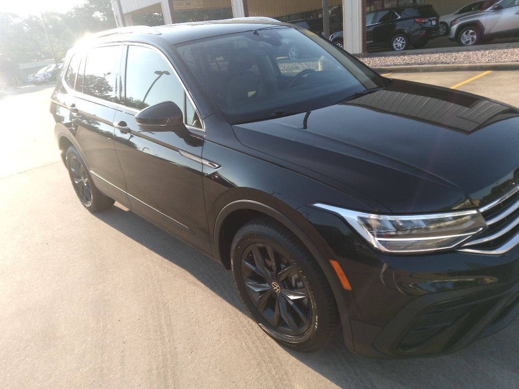 Thumbnail: 2024 Volkswagen Tiguan - 8
