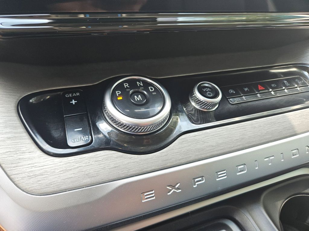Thumbnail: 2025 Ford Expedition - 27