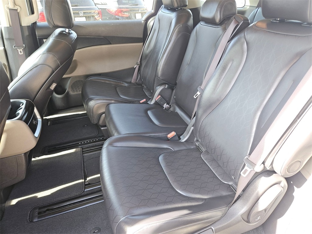 Thumbnail: 2025 Kia Carnival - 27