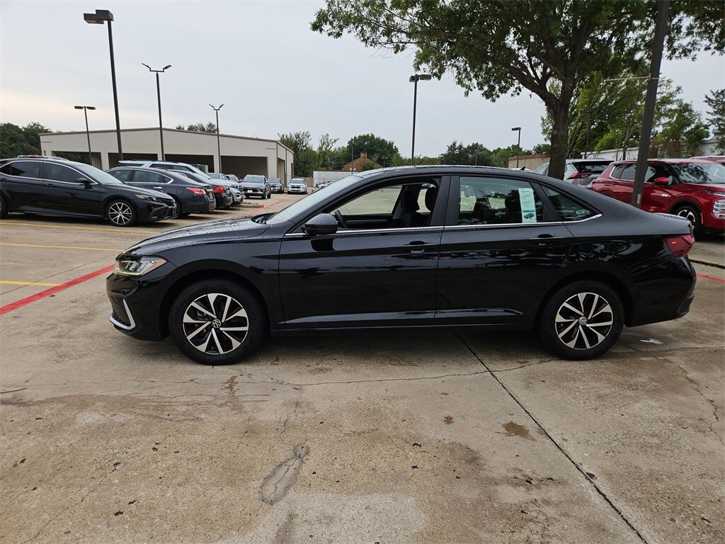 Thumbnail: 2025 Volkswagen Jetta - 2