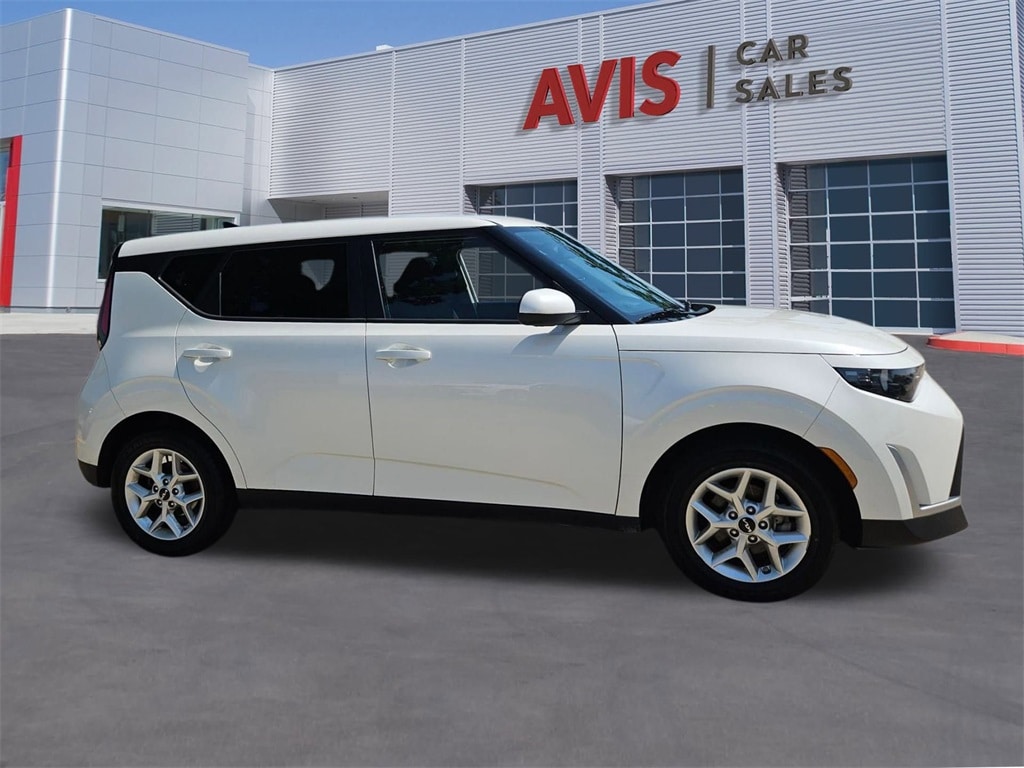 Thumbnail: 2023 Kia Soul - 5