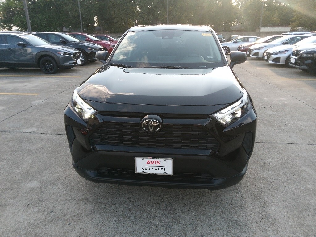 2025 Toyota RAV4 LE photo 2
