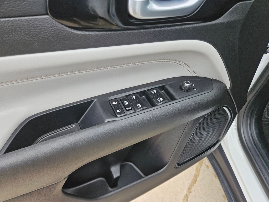 Thumbnail: 2025 Jeep Compass - 15