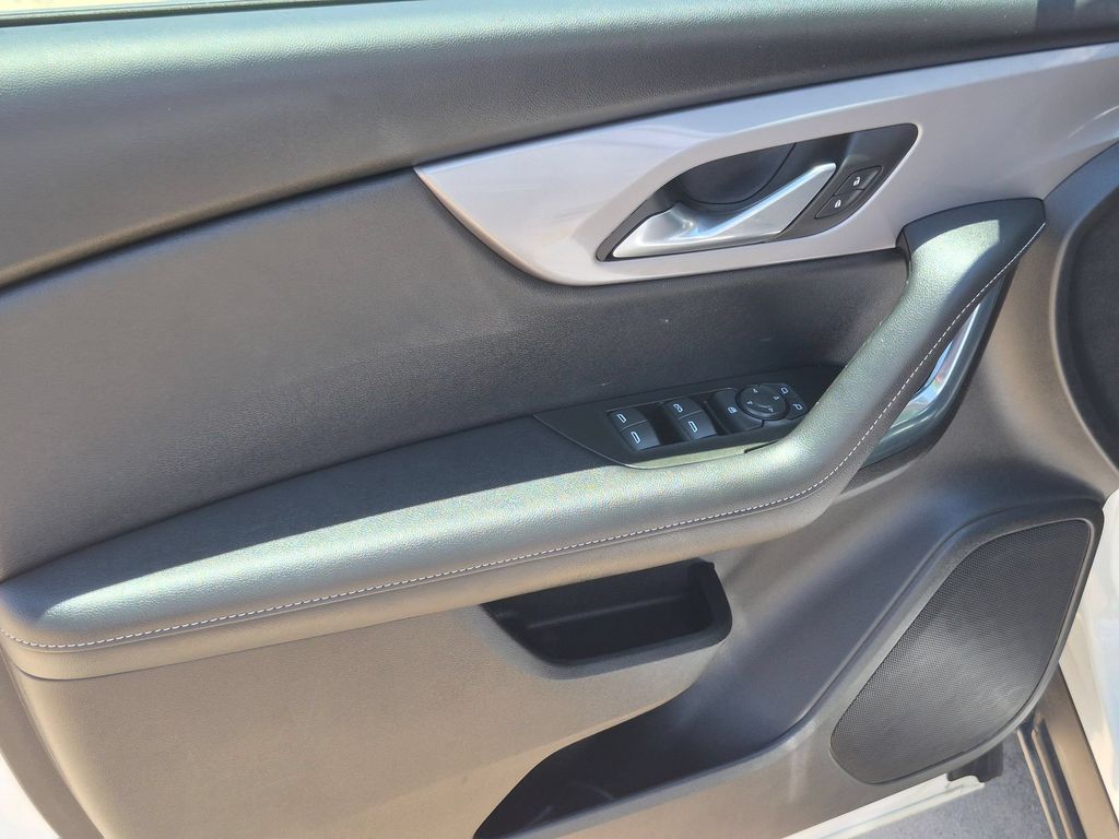 Thumbnail: 2025 Chevrolet Blazer - 11