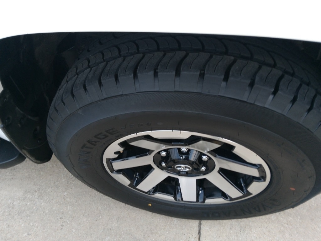 Thumbnail: 2024 Toyota 4Runner - 9