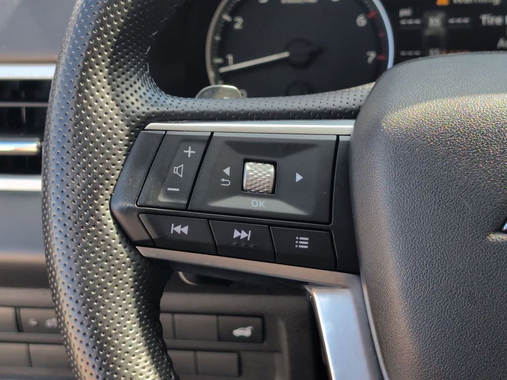 Thumbnail: 2025 Mitsubishi Outlander - 21