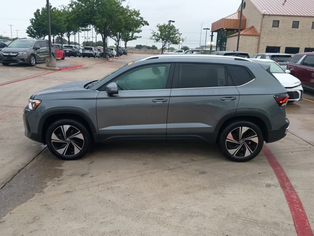 Thumbnail: 2025 Volkswagen Taos - 4