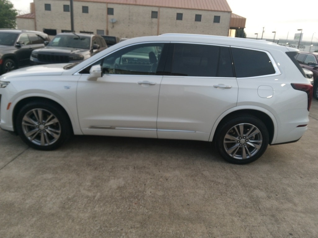 2024 Cadillac XT6 Premium Luxury 3