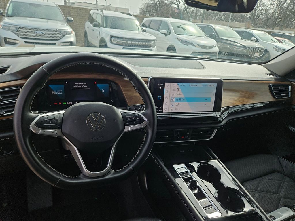 Thumbnail: 2025 Volkswagen Atlas - 16