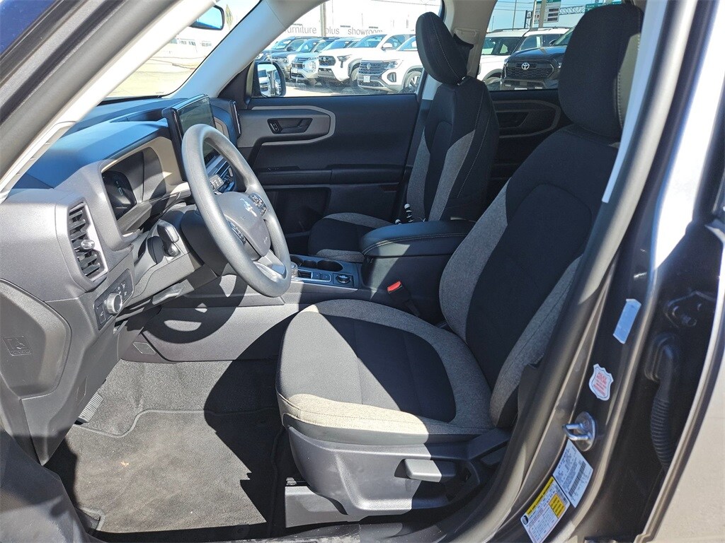 Thumbnail: 2025 Ford Bronco Sport - 11