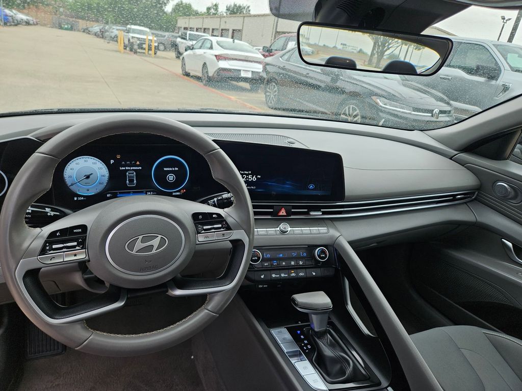 Thumbnail: 2025 Hyundai Elantra - 16