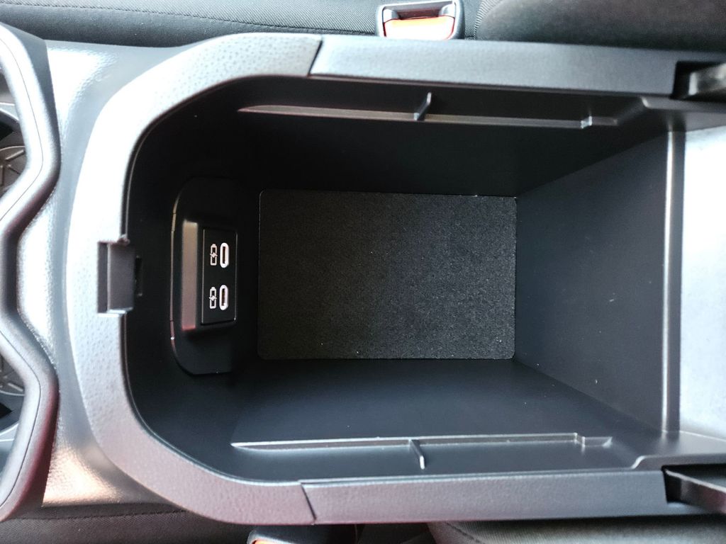 Thumbnail: 2025 Toyota RAV4 - 30