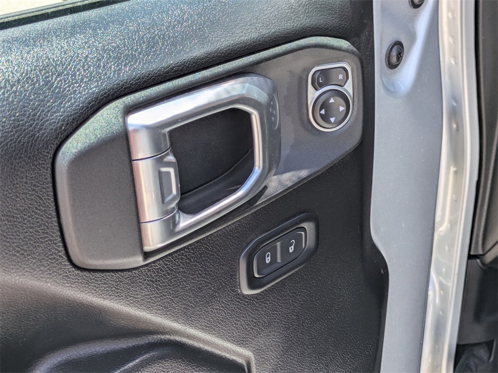 Thumbnail: 2023 Jeep Gladiator - 13
