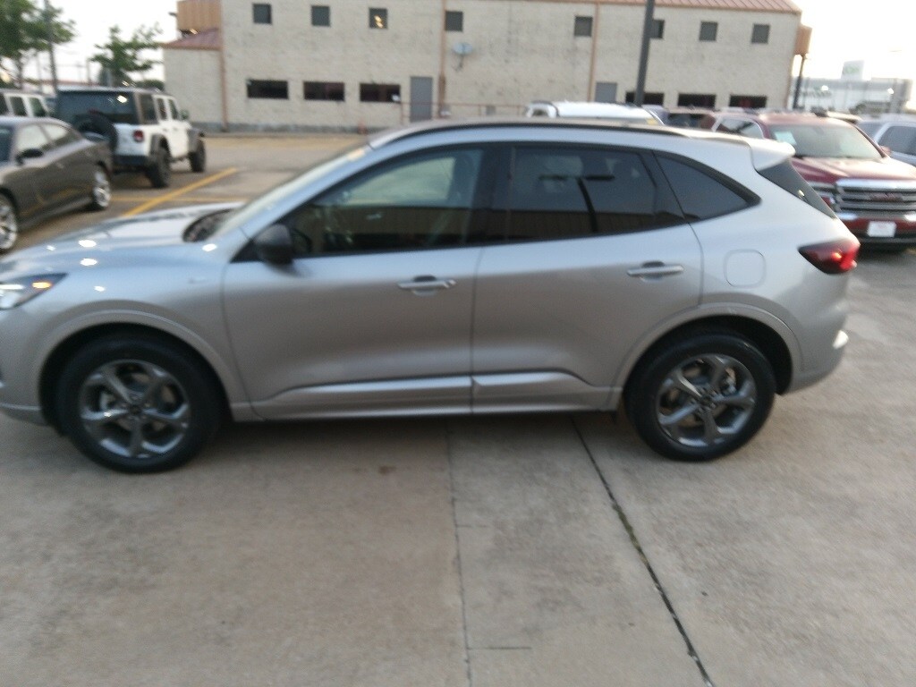 Thumbnail: 2024 Ford Escape - 3
