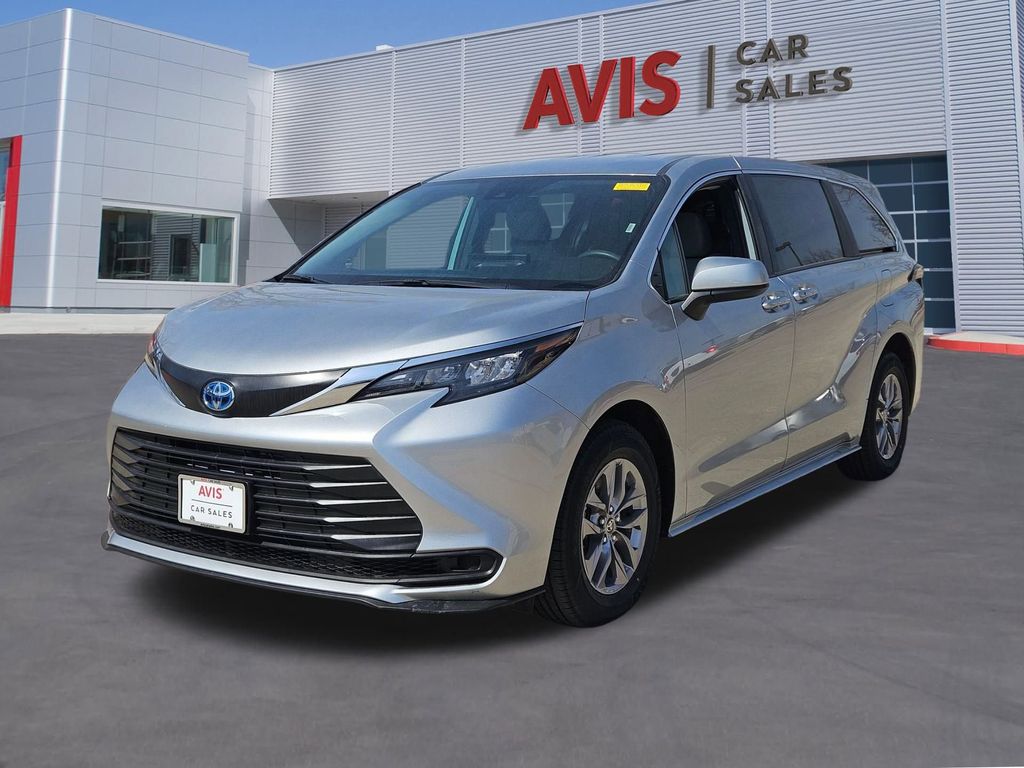 Thumbnail: 2025 Toyota Sienna - 1