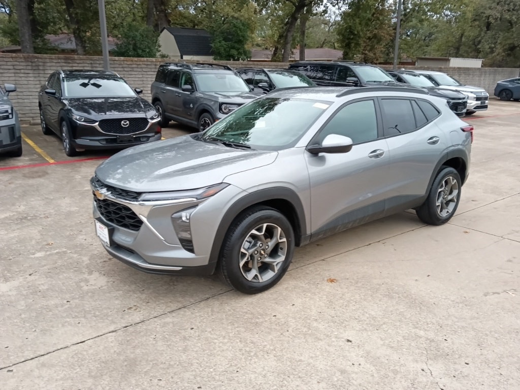 Thumbnail: 2025 Chevrolet Trax - 1