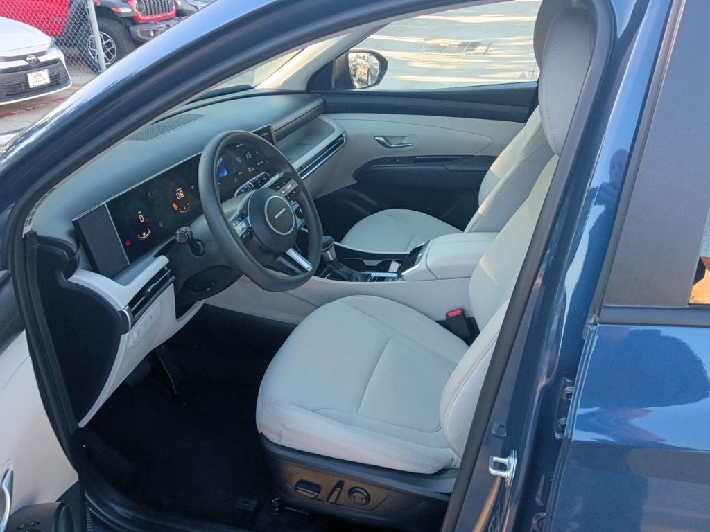 Thumbnail: 2025 Hyundai Tucson - 3