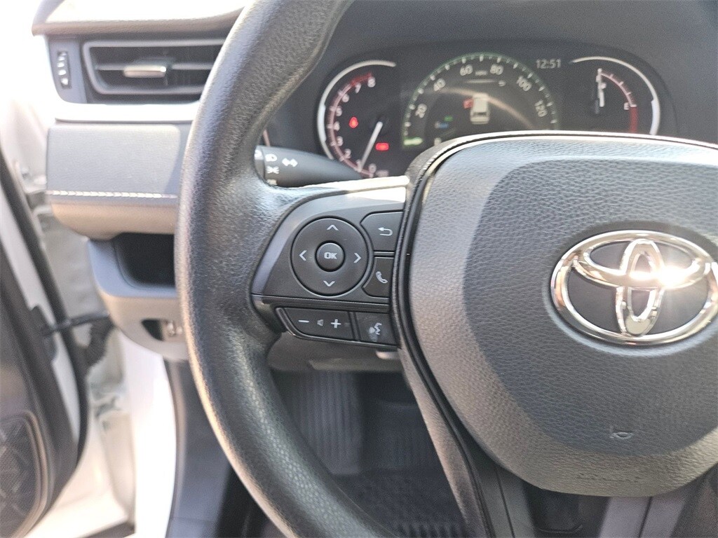 Thumbnail: 2025 Toyota RAV4 - 21