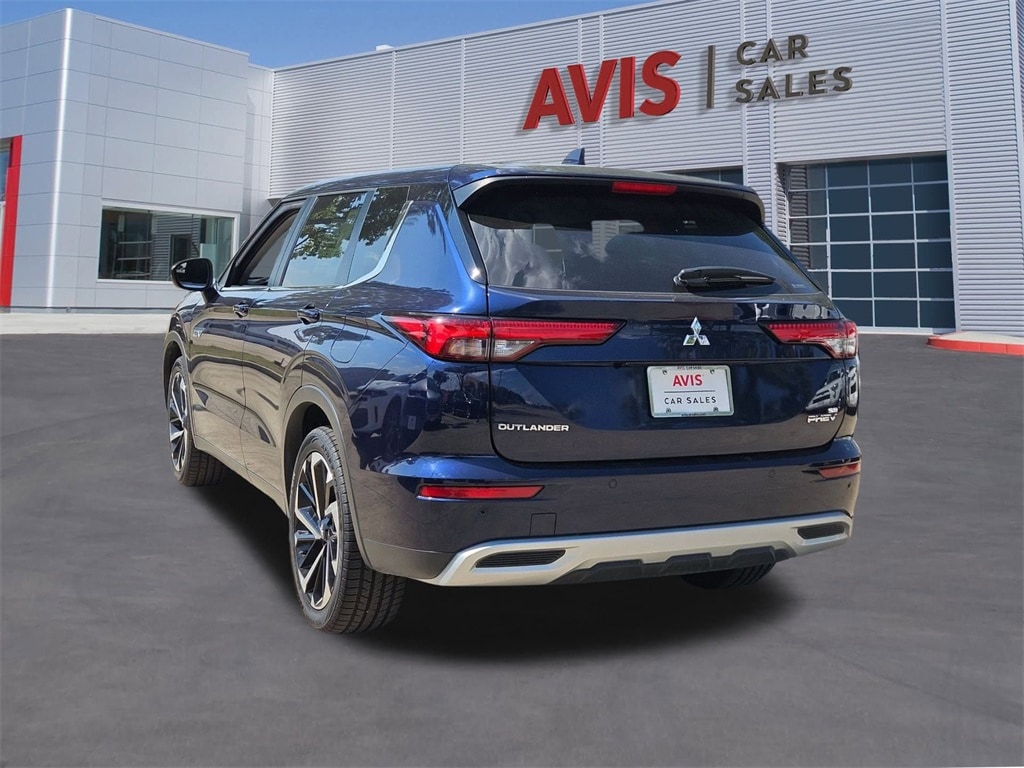 Thumbnail: 2023 Mitsubishi Outlander - 9