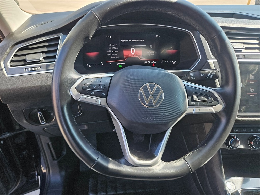 Thumbnail: 2024 Volkswagen Tiguan - 17