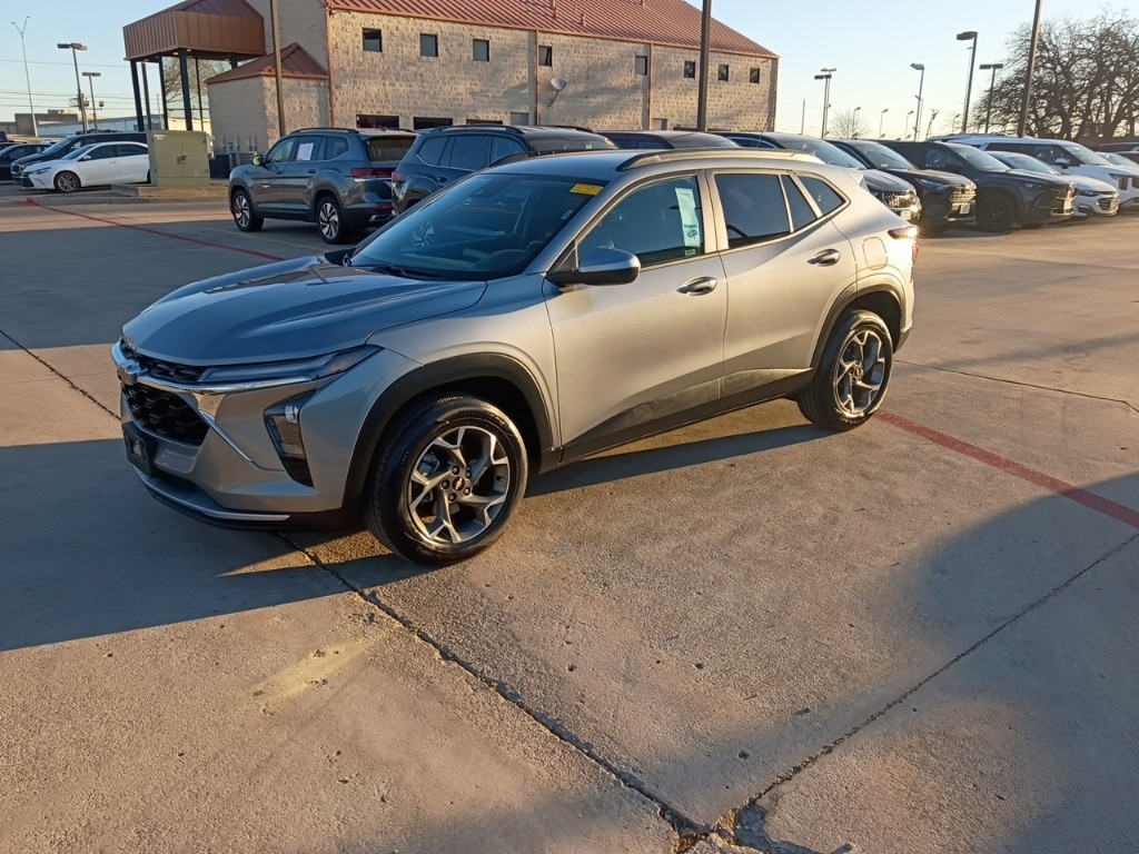 Thumbnail: 2025 Chevrolet Trax - 1